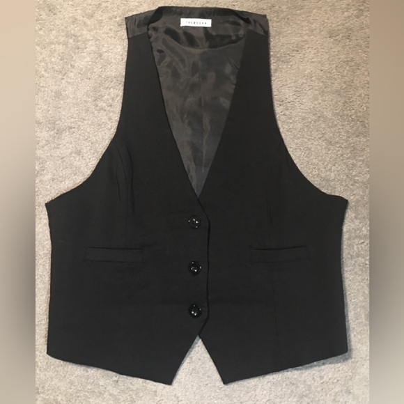 Women’s Vest - Picture 1 of 3